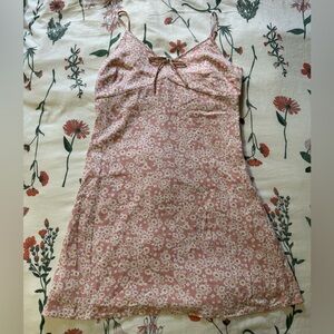 🔴DONATING SOON🔴 Hollister Pink Floral Dress
